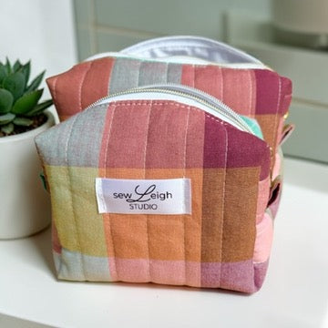 Moody Plaid: Carry All Bag