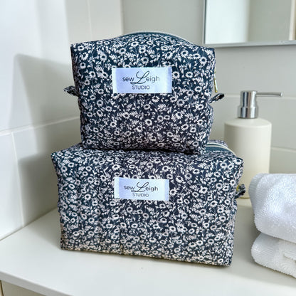 Camomile Floral: Carry All Bags