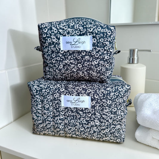 Camomile Floral: Carry All Bags