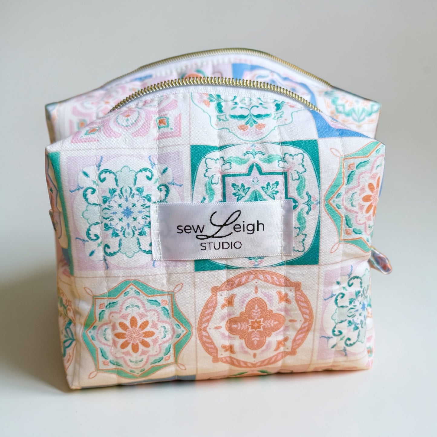 Tiled Floral: Carry All Bags