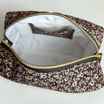 Camomile Floral: Carry All Bags