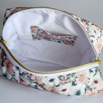Packet Floral: Carry All Bags