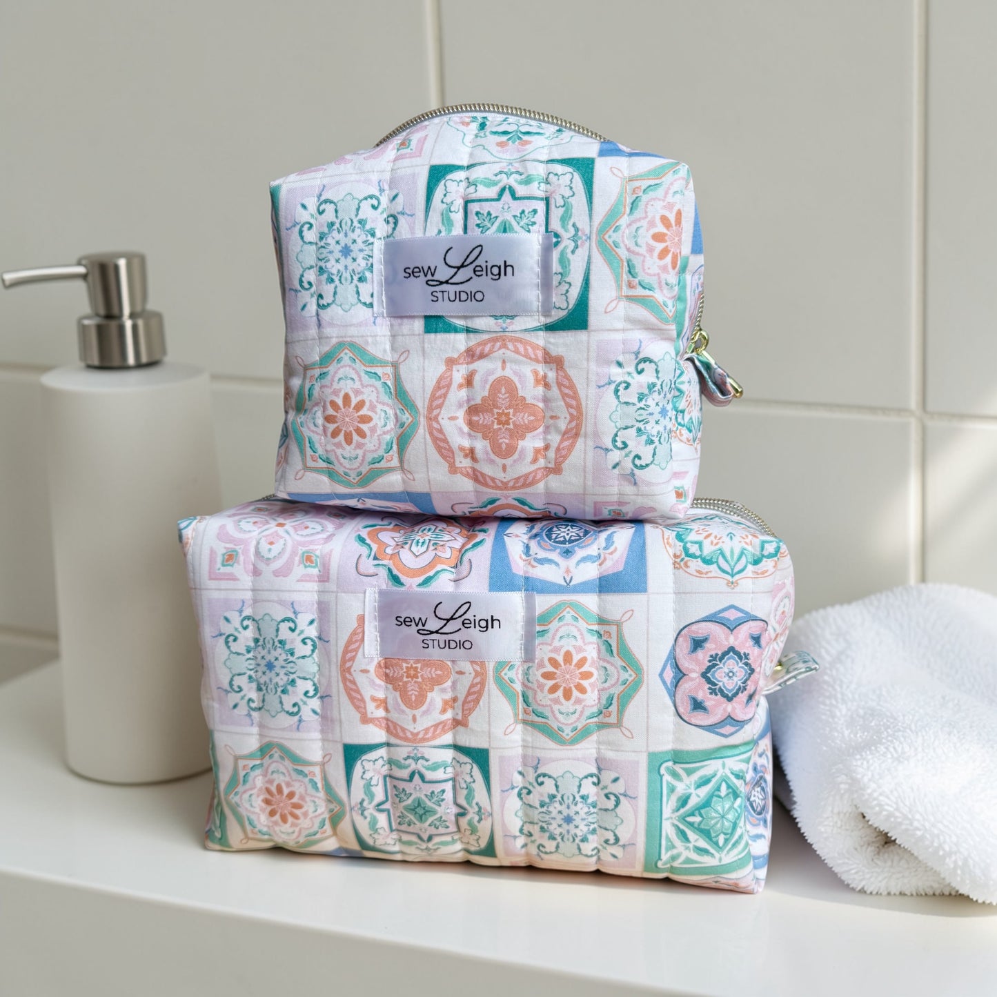 Tiled Floral: Carry All Bags