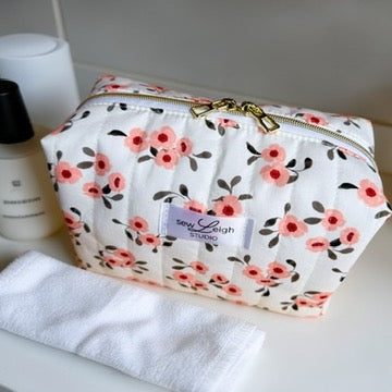 Blooms and Bows: Carry All Bags